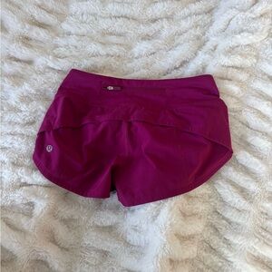 lululemon athletica Women's Magenta Shorts 2.5 low rise